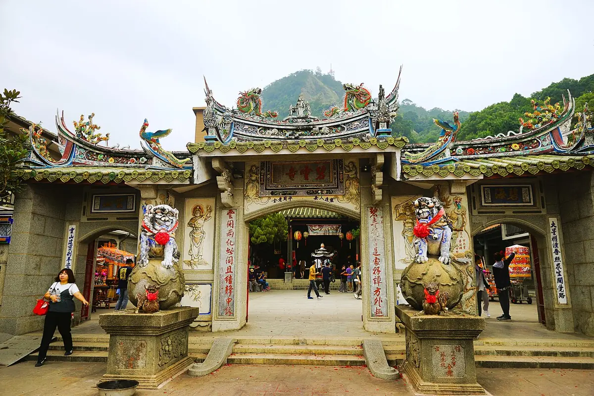 關子嶺碧雲寺正門