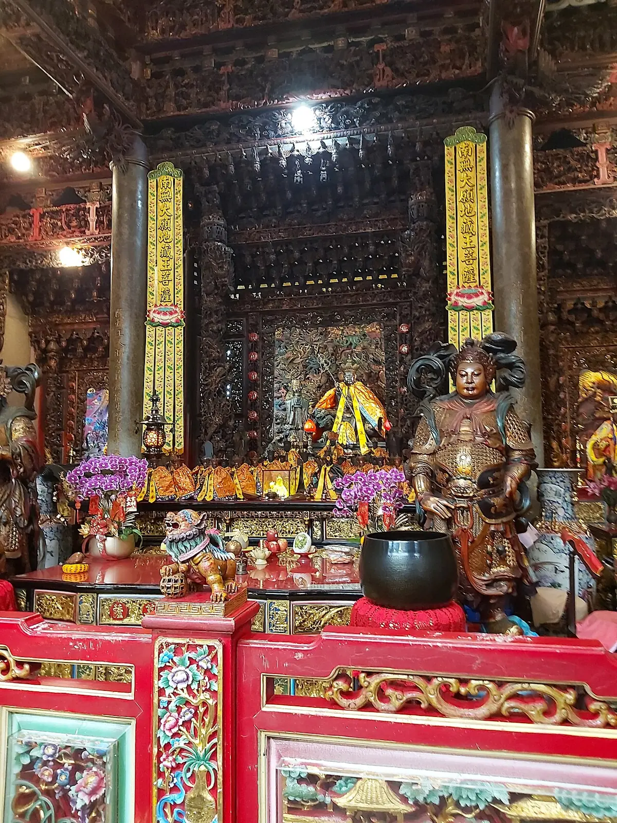 新莊地藏庵正殿地藏王菩薩佛龕