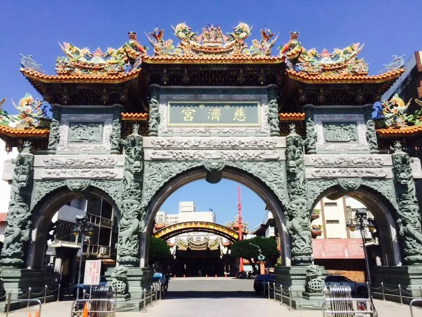 台南學甲慈濟宮外觀